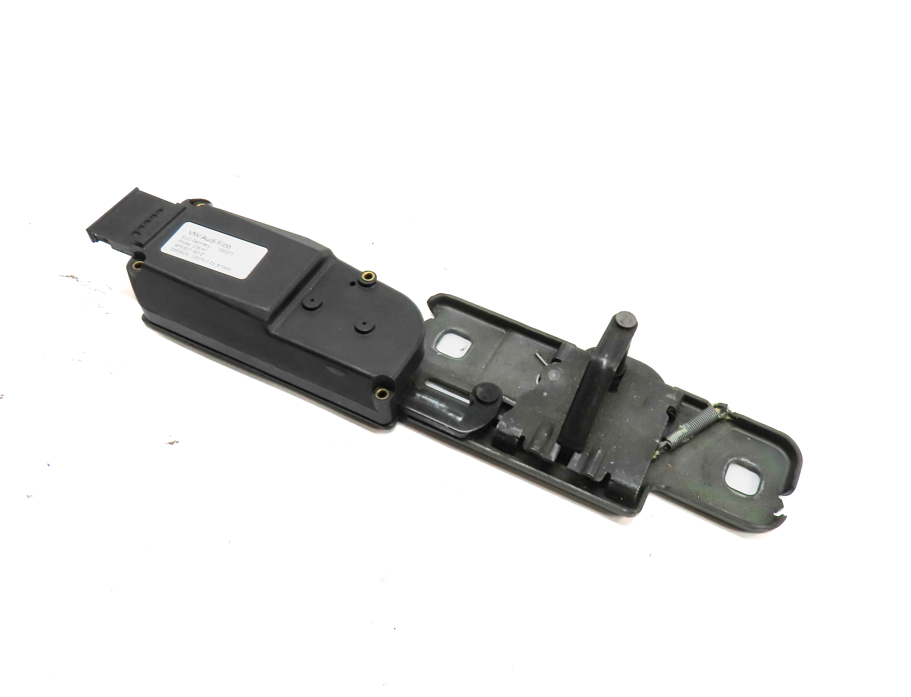 2011 AUDI Q7 (4L) REAR TRUNK LIFTGATE HATCH LID LOCK LATCH STRKER PLATE ACTUATOR — exact item pictured